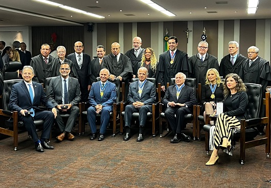 Nesta terça-feira (14/2), a <a href="/fiocruz/">Fiocruz</a> recebeu o Grande-Colar do Mérito do Tribunal de Contas da União (TCU) bit.ly/3k0iW4J