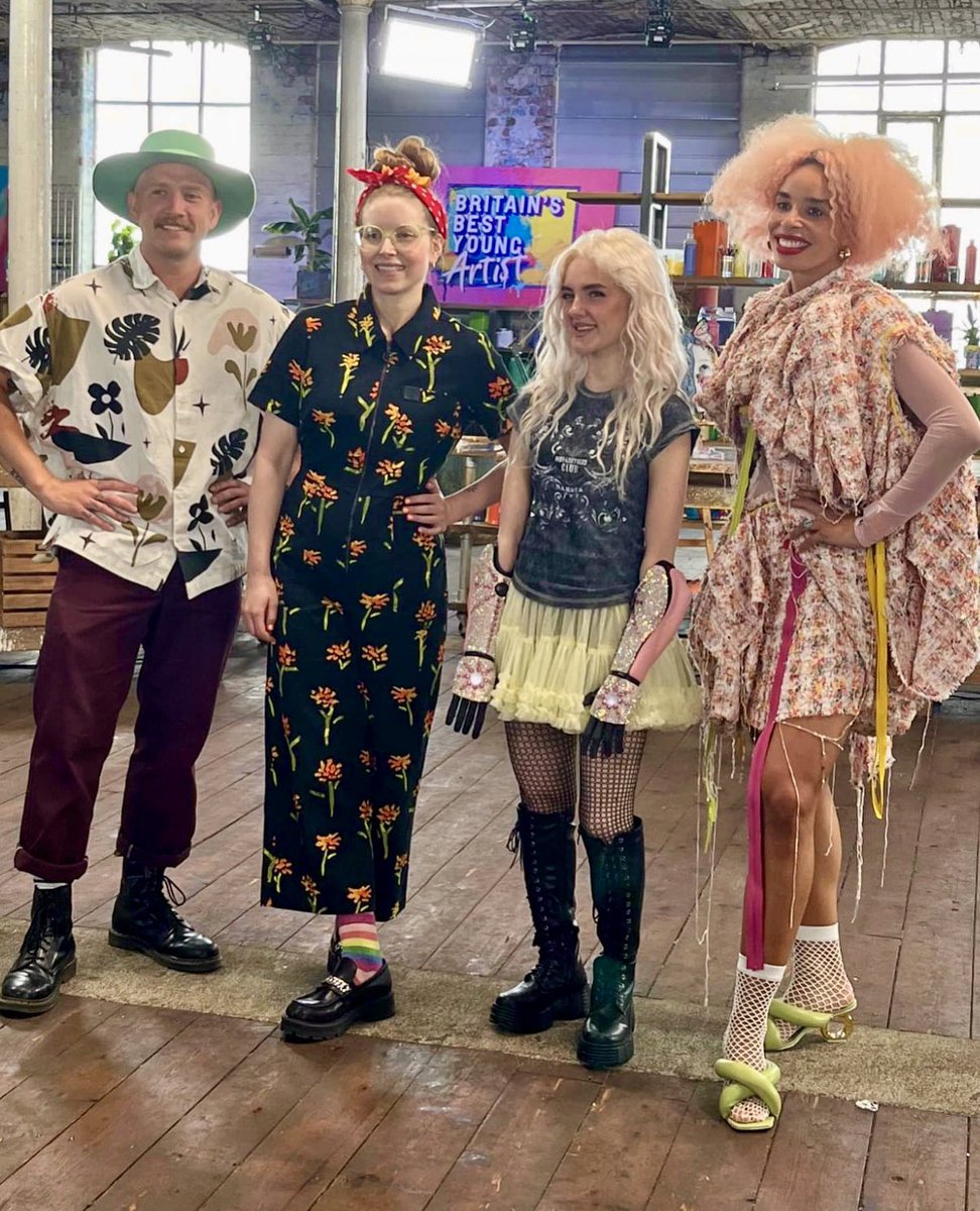 222mgtuk's tweet photo. Check out 🦾 TILLY @GiveTillyaHand tomorrow night on @cbbc #britainsbestyoungartist at 6pm. Tilly will be the celebrity judge who the children will have to draw inspiration from for their artwork as the masterpiece in the Final of the show!!
#bbya #art #cbbc #tillylockey #celeb https://t.co/TBWYSJOyTZ