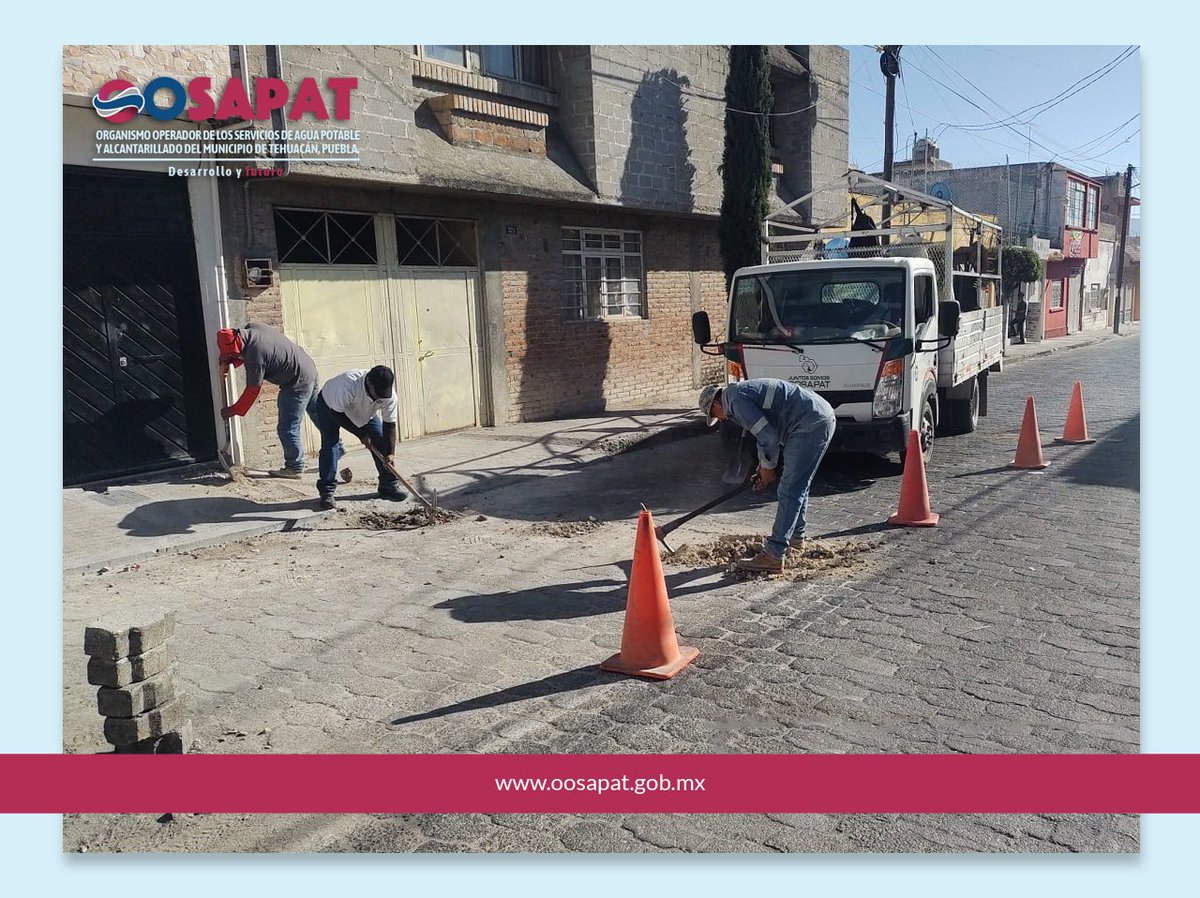 OOSAPAT1's tweet photo. Equipo de #OOSAPAT trabaja en distintos puntos de la ciudad en la reparación de carpeta asfáltica y reposición de adoquín. ⛏🚧
#OOSAPAT #DesarrolloyFuturo https://t.co/POQFFVTZ4v