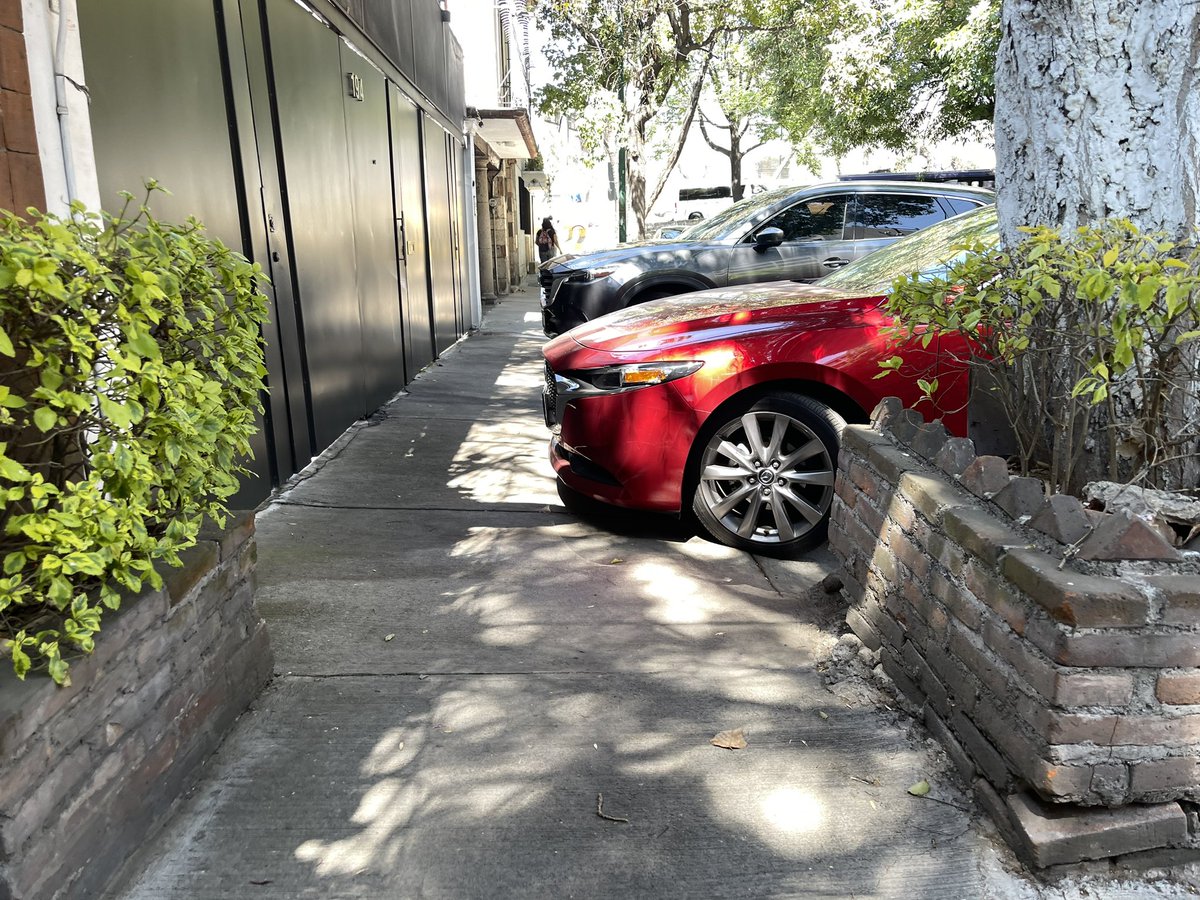 ReyPeatonMX's tweet photo. 194 y 192 de Gómez Farias en Coyoacán @SSC_CDMX @OVIALCDMX @UCS_GCDMX https://t.co/W3uQwNFzCl