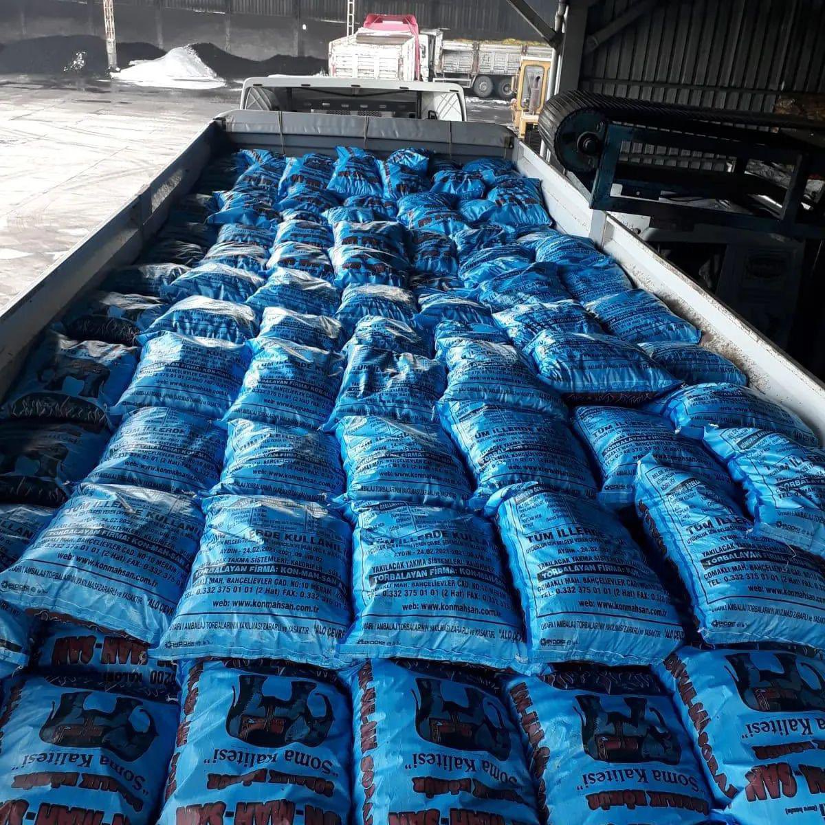 agdorgtr's tweet image. 📌Bitlis

Bitlis Teşkilatımız ve Cansuyu&apos;nun çalışmaları ile hazırlığı tamamlanan kömür yardımı tırımız, deprem bölgesine doğru yola çıktı.

#deprem Türkiye Tek Yürek

@CansuyuDernegi

@agdbitlis