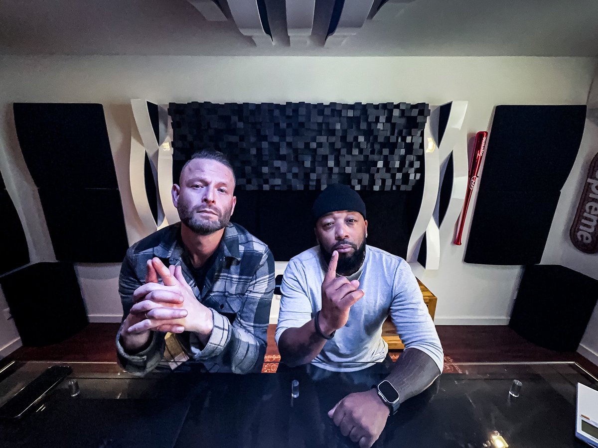 In the lab cooking , who’s hungry? 
👨🏻‍🍳👨🏾‍🍳 #EA