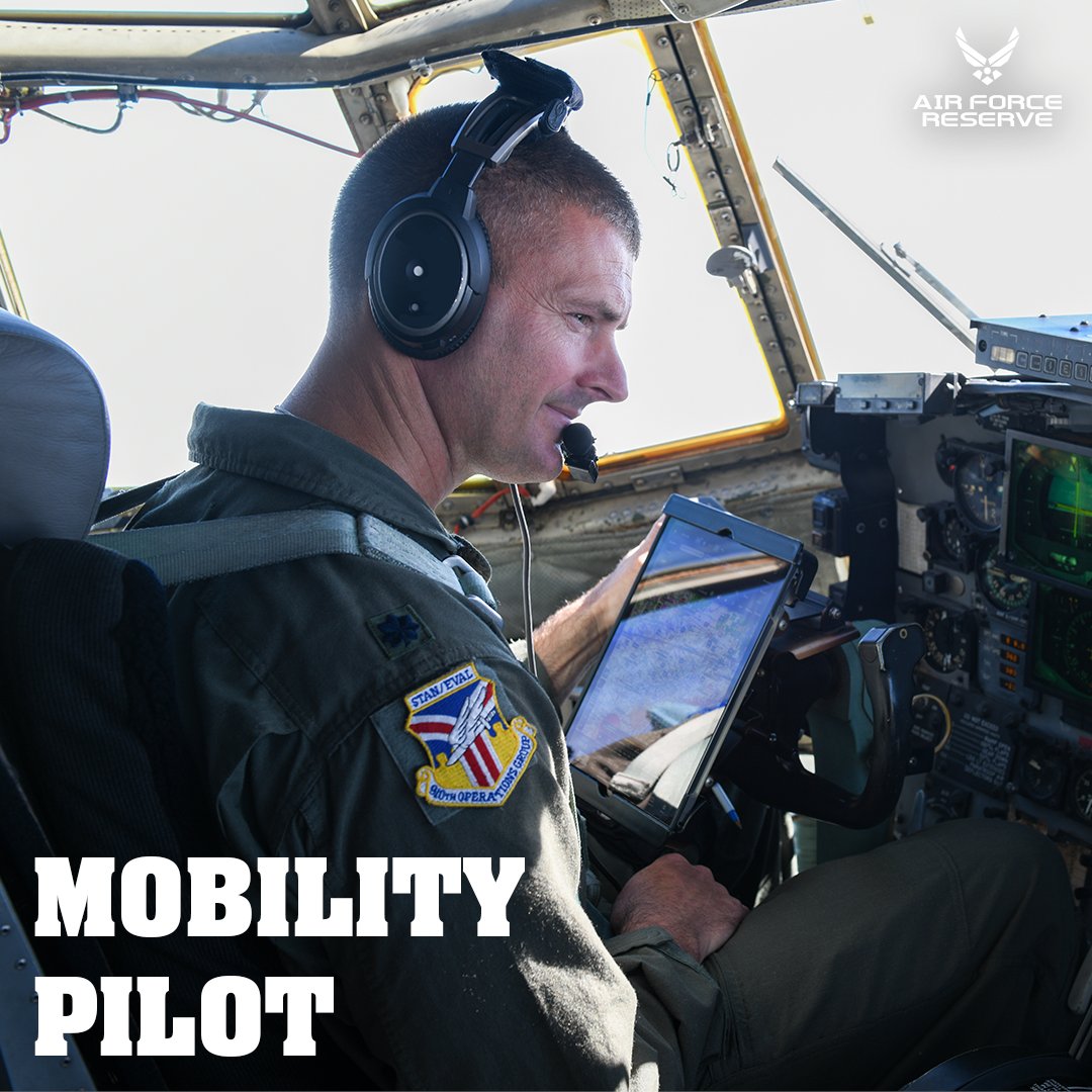 Join_AFReserve's tweet image. Ready to take your career to new heights as a @USAFReserve Mobility Pilot? Visit: spr.ly/60193iVqL
