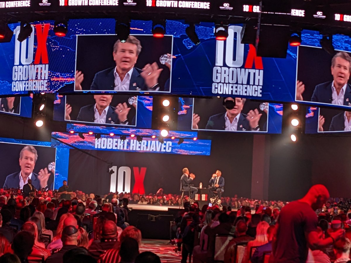 think_biggger's tweet photo. @robertherjavec and @GrantCardone spilling the beans at the #10XGrowthCon . Fantastic event! https://t.co/Z1xmzuJgRT