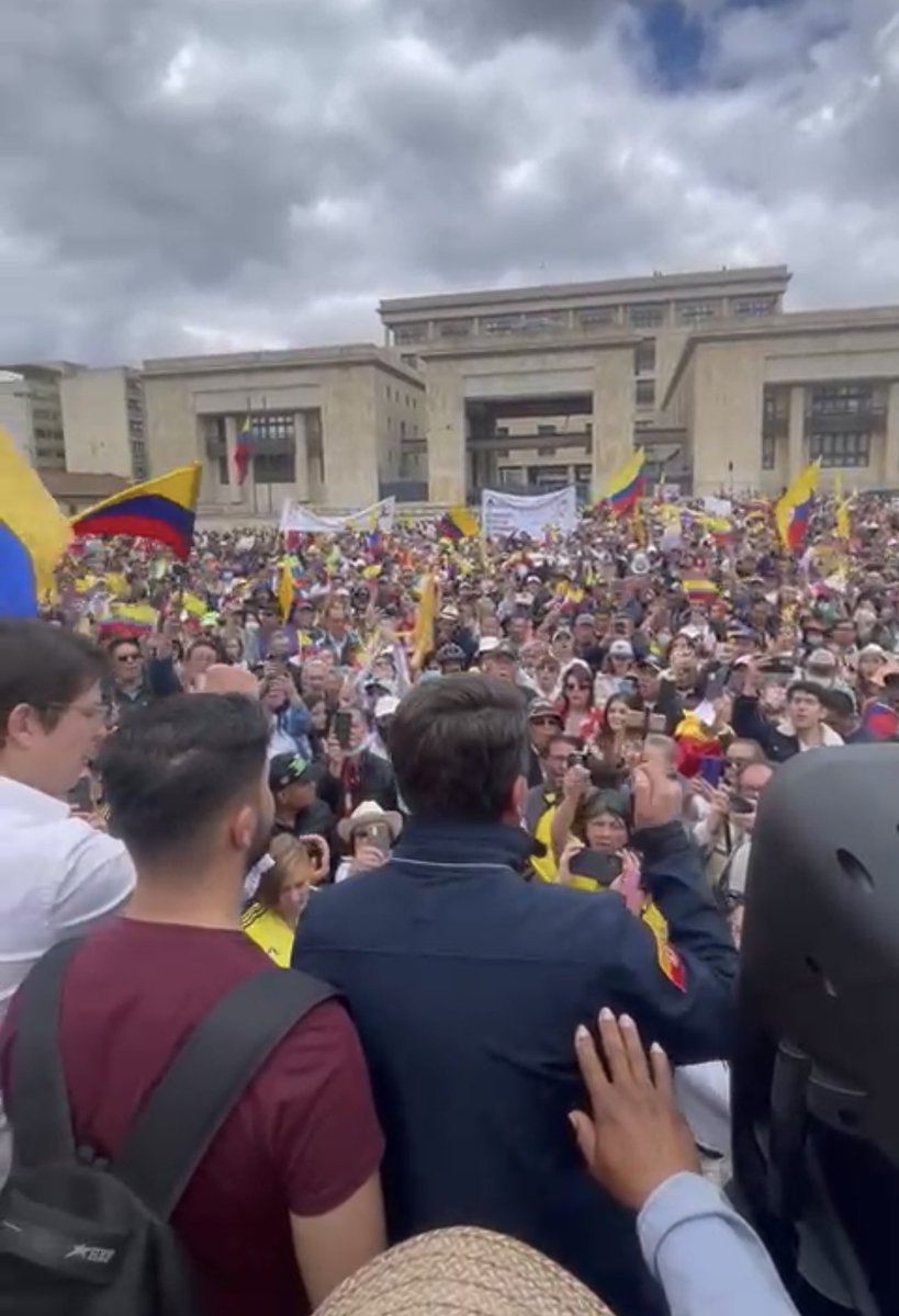 Diego_Molano's tweet photo. #NoMásPetro ¡Bogotá respondió #No a las reformas que le quitan la #salud, #pensiones y #seguridad a los colombianos!
#No a los caprichos de Petro. #MetroYa

#Marcha15F #ColombiaALaCalle15f https://t.co/1yqr6La9SW