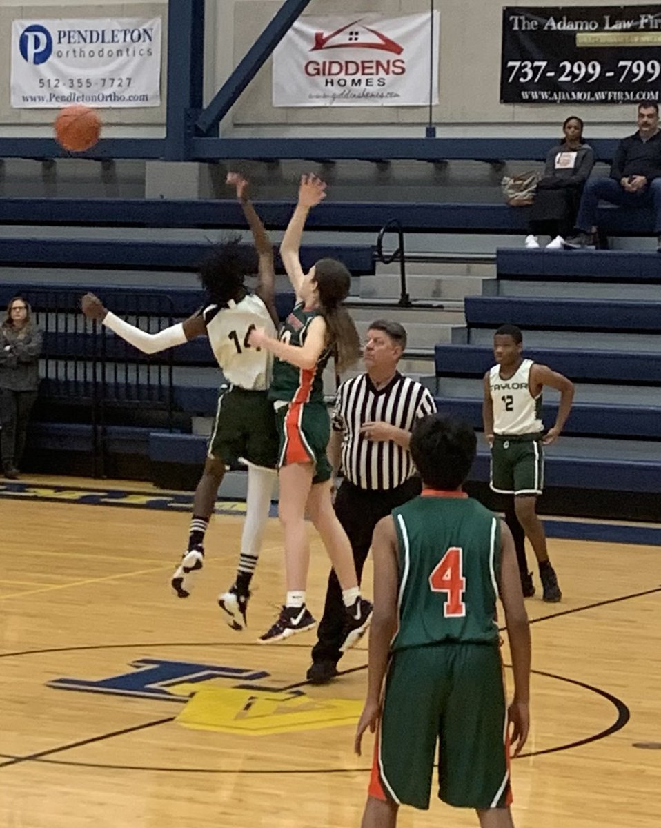 phoenixselect's tweet photo. This is Phoenix 2028 5’10” Sydney💪 Her school does not have a girls team so she played on the boys 7th grade A team😳 She was a starter & scored a season high 20 points against Jarrell👊 #player #truePost #phoenixProud #phoenixphamily https://t.co/q1FHV037RM