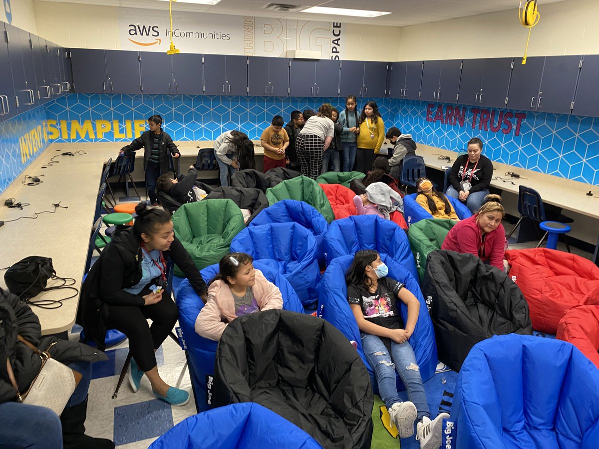 Today <a href="/RiverOaksPWCS/">River Oaks ES PWCS</a> welcomed students from <a href="/MHES_Eagles/">Marumsco Hills ES</a> to the Think Big Space.  We had an amazing day of hands-on learning about the solar system, moon phases and created our own constellation viewer! <a href="/PWCSNews/">PWCS</a> <a href="/SPARKfoundation/">SPARK Foundation</a> <a href="/LDMcDade/">LaTanya D. McDade, Ed.D.</a> @KimWerle <a href="/ChildSci/">ChildrensSciCenter</a>