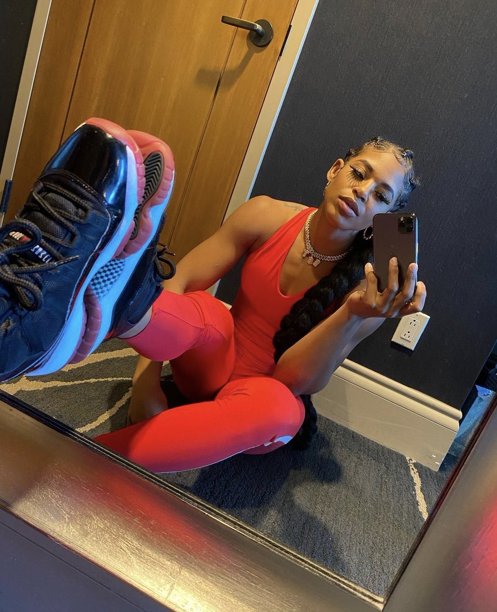 EcstaticBlithe's tweet photo. Kick game strong, tell Seth to give me a call sometime. I’ll leave him truly dripping in the sauce 👟🤳 https://t.co/sLBDG3yNEo