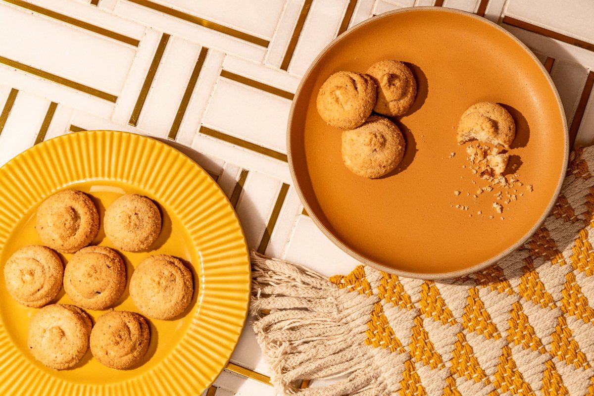 pandosyco's tweet image. Quality never goes out of style. ☺️

Vintage props and wood paneling brought all of the warmth and nostalgia of the family home, while newer pieces kept the content feeling fresh and current.

#foodphotography #setdesign #propstyling