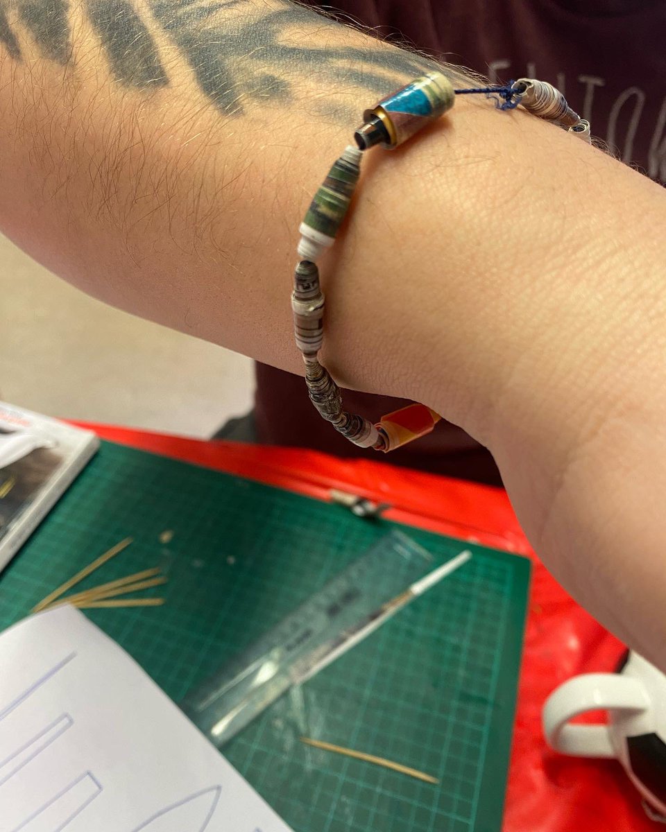 Jamila_Artist's tweet photo. Today MORE beads at my HEP (Health Equalities Programme) for @DesignsInMind session we made #paper #beads using old magazines and out of date leaflets. 

#recycle #jewellery #designsinmind ♻️ #mentalhealthawareness #artsforhealth https://t.co/o13oTEThuD