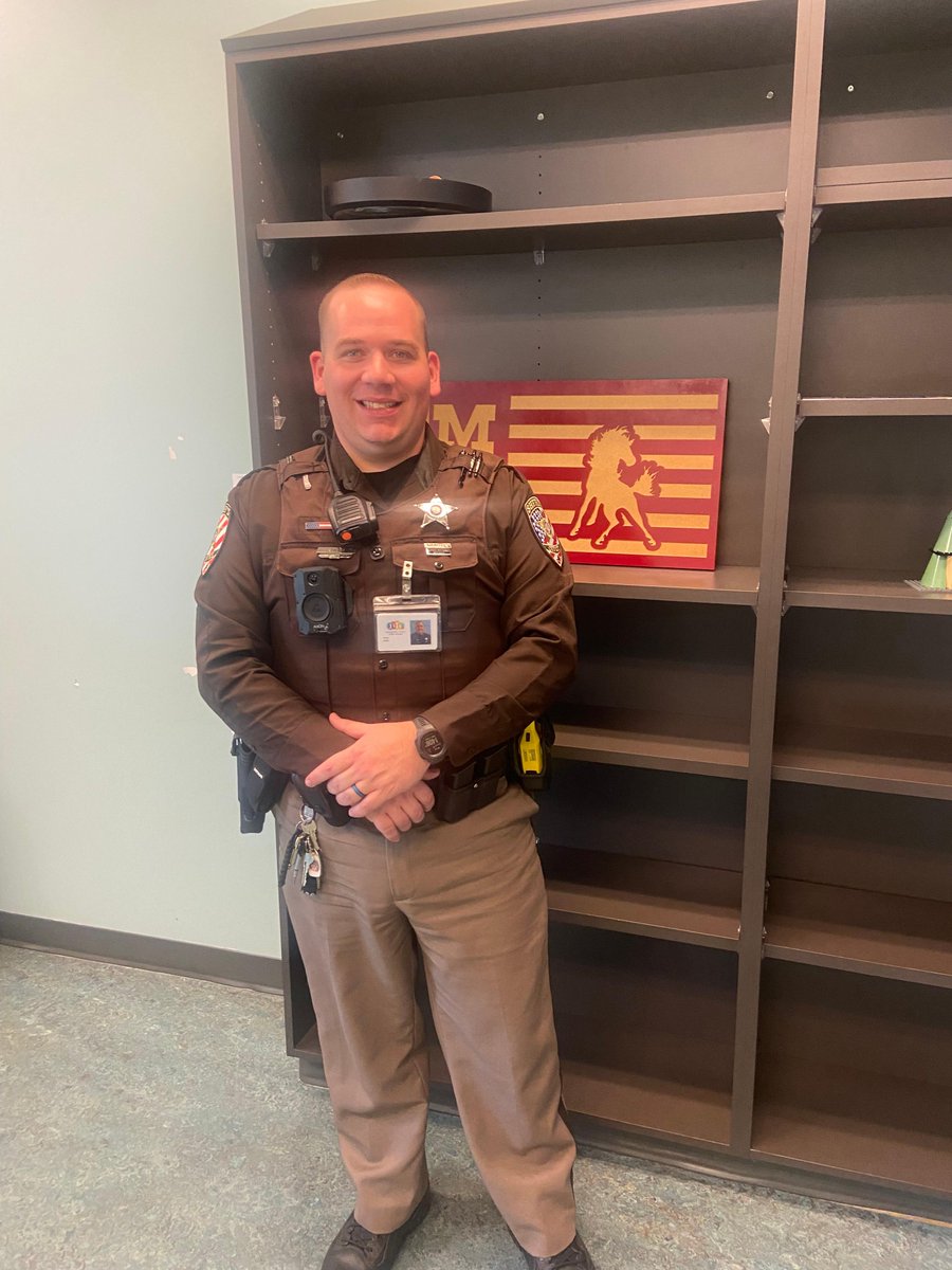 Happy SRO Day to Deputy Ryan. 👮‍♂️🐴

We appreciate all you do for our school, students, staff, and community. 

You’re awesome!
