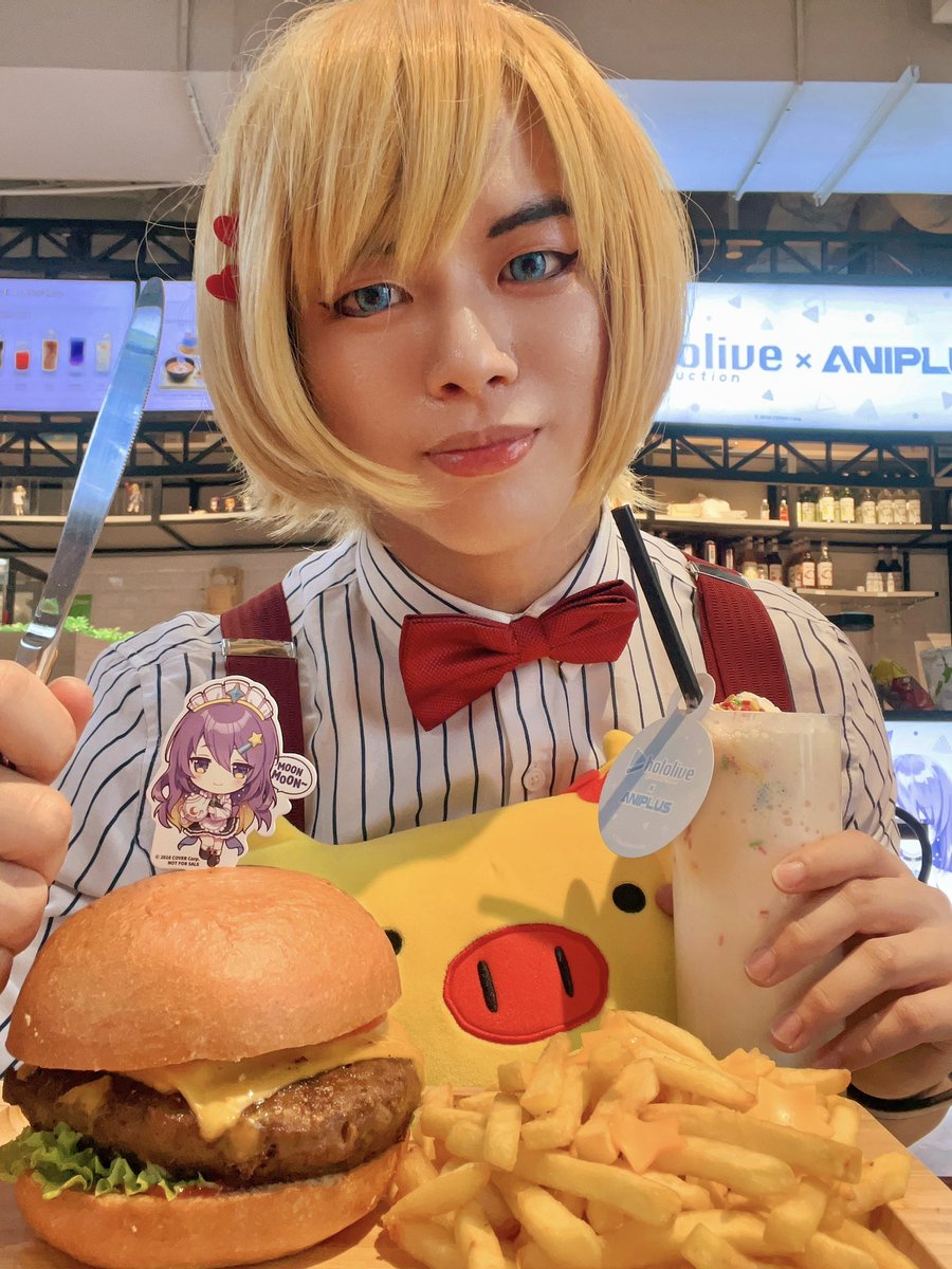 monkechama's tweet photo. Happy Valentine’s Day ❤️🔥 Hololive x Aniplus Cafe
#Haachama #Redkun #HaachamaCosplay #RedkunCosplay #AkaiHaato #AkaiHaatoCosplay #Hololive #HololiveCosplay #cosplay #genderbentcosplay #はあちゃま #赤井はあと #はあとart #赤井はあと生誕祭2022 #hololivecafe https://t.co/qczfhxU5fd