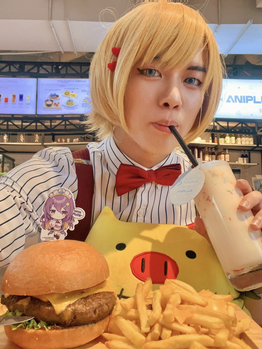 monkechama's tweet photo. Happy Valentine’s Day ❤️🔥 Hololive x Aniplus Cafe
#Haachama #Redkun #HaachamaCosplay #RedkunCosplay #AkaiHaato #AkaiHaatoCosplay #Hololive #HololiveCosplay #cosplay #genderbentcosplay #はあちゃま #赤井はあと #はあとart #赤井はあと生誕祭2022 #hololivecafe https://t.co/qczfhxU5fd