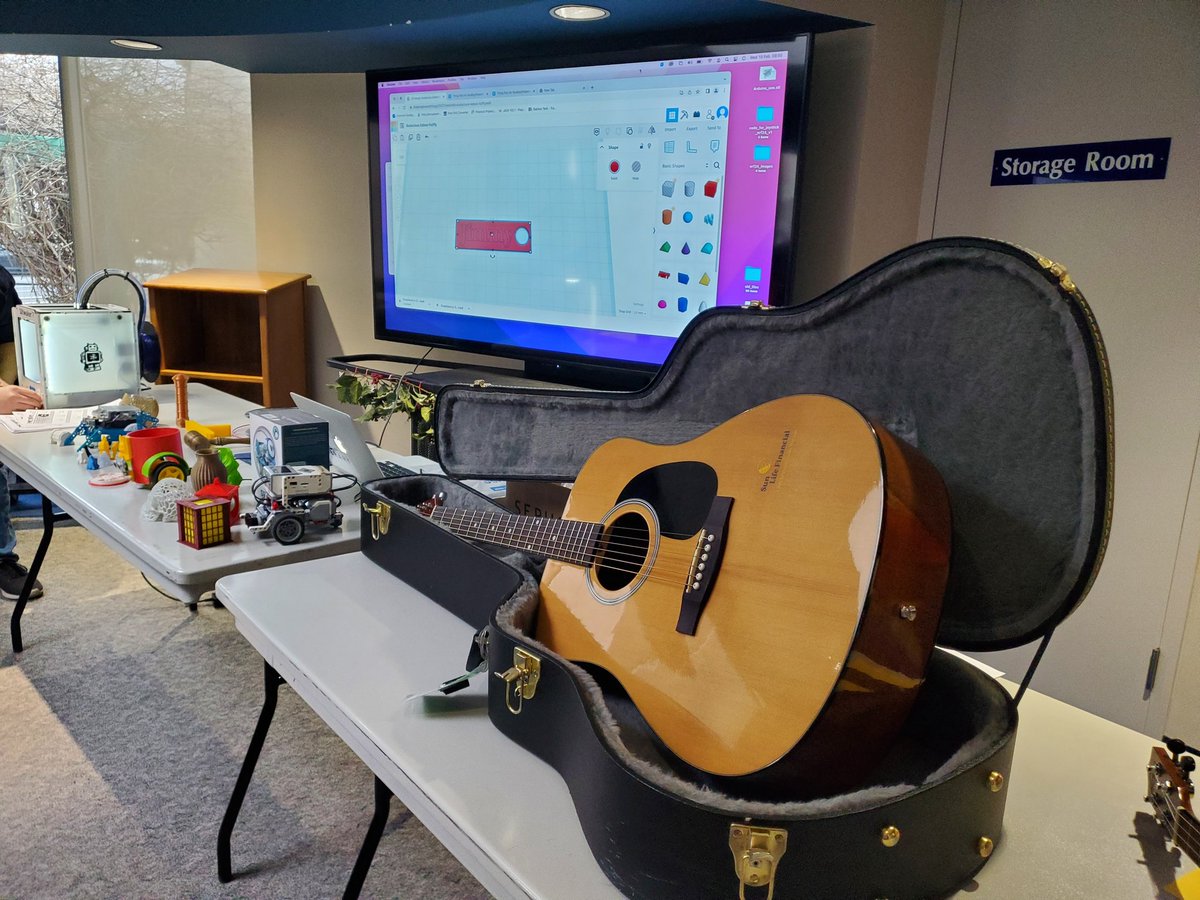Grade 8s are visiting the Downsview Public library today to learn about their youth programs and services such as Instrument Lending and 3D printing. <a href="/torontolibrary/">Toronto Public Library</a>