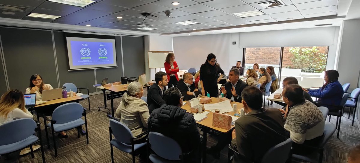 PlazaStern's tweet photo. Sesión final del taller tripartita nacional colombiano de socialización y validación del análisis comparativo entre la ley y práctica nacionales en materia de seguridad social y la norma mínima de seguridad social - C102 #ILO #USP #Colombia #C102 https://t.co/Eo4DpkrFlF
