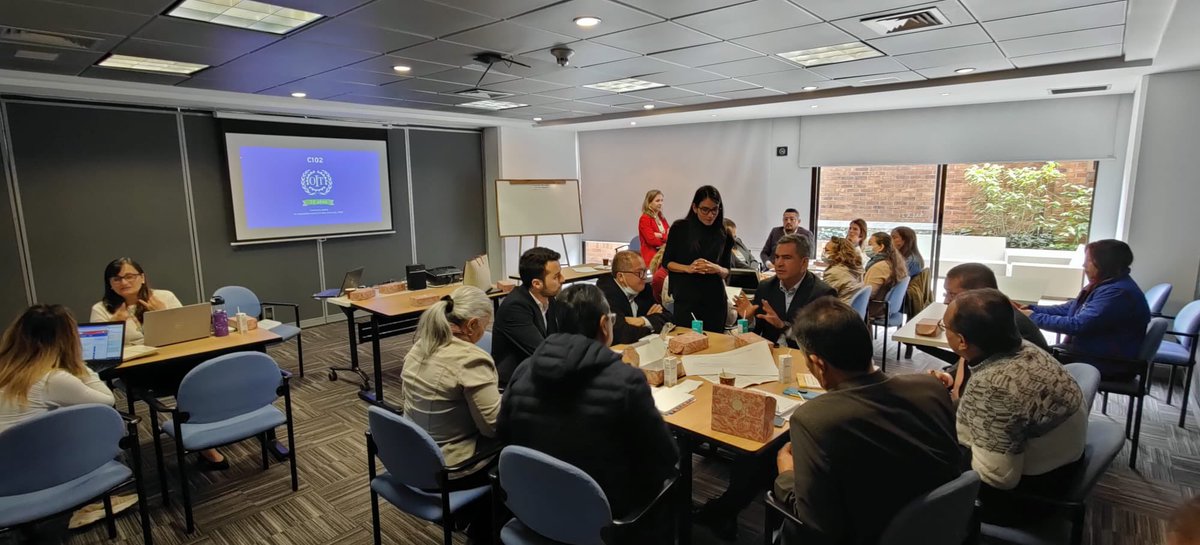 PlazaStern's tweet photo. Sesión final del taller tripartita nacional colombiano de socialización y validación del análisis comparativo entre la ley y práctica nacionales en materia de seguridad social y la norma mínima de seguridad social - C102 #ILO #USP #Colombia #C102 https://t.co/Eo4DpkrFlF