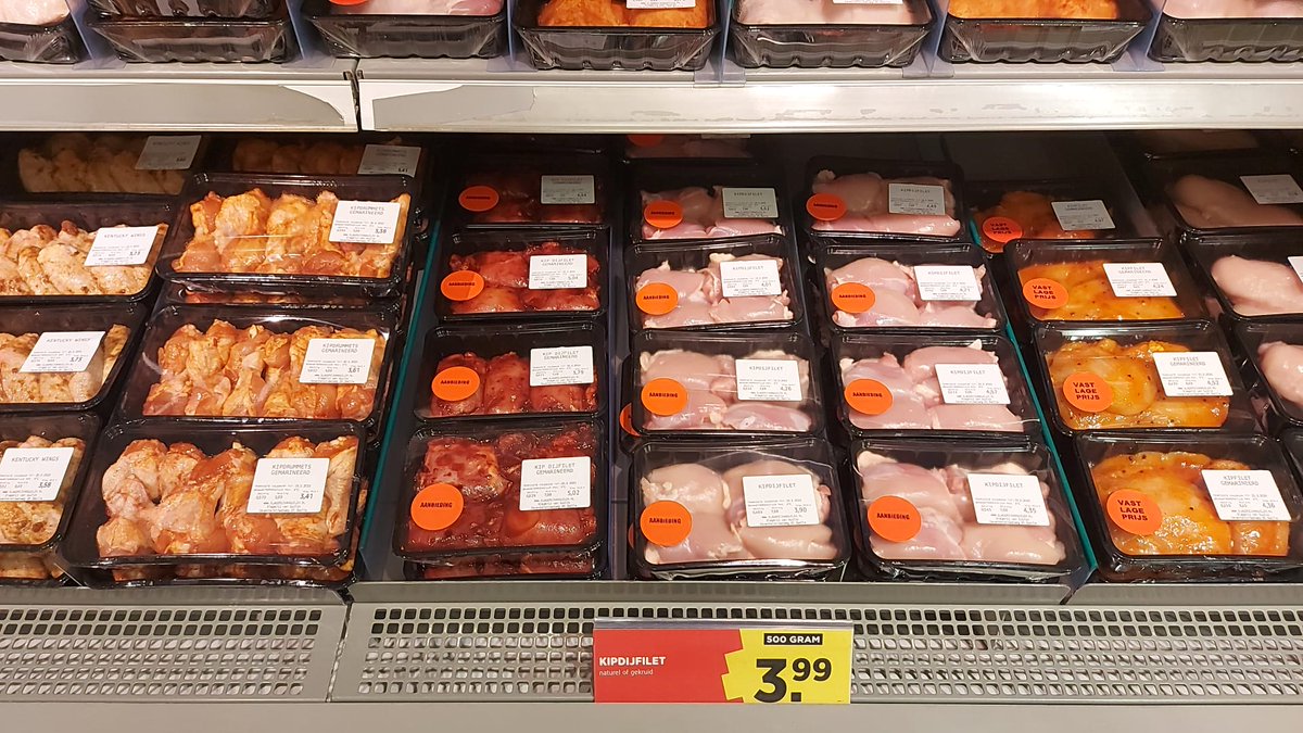 Heerlijke aanbiedingen bij onze slagerijen in Boni Zwolle, Hattem en Loosdrecht! 
- Kipdijenfilet, naturel of gekruid, 500 gram voor € 3,99!
- Roerbakschotels of shoarmavlees, 450 gram voor € 3,19!
- Verse worst of saucijzen, 400 gram voor € 2,59!