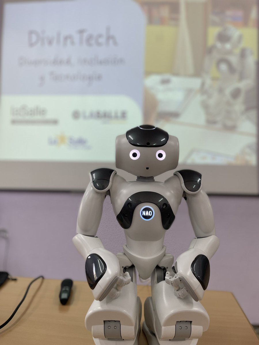 fonsi1x2's tweet photo. Presentación oficial del Proyecto #divintech en @lasallemad Ahora @merinieto @lasallelaseu explicando el trabajo del SIEI con alumnos discapacitados y tecnologías interactivas @lasallebcn #HER_TEL #lasalleresearch Con el soporte de @CreaSTEAM_proj @creasteam https://t.co/CSzny2vGd3