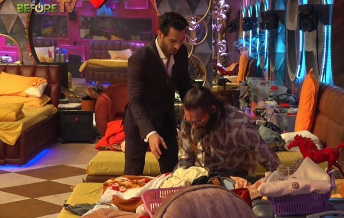 TeamUmarRiaz's tweet photo. Umar Riaz always stood by Truth and he never ever thinks twice when it comes to Humanity.

This is one of the Heartrobb Quality of our champ @realumarriaz which makes us proud that we stan a gem of a person like him❣️❣️

#UmarRiaz | #UmarArmy https://t.co/i36NbCcN7O