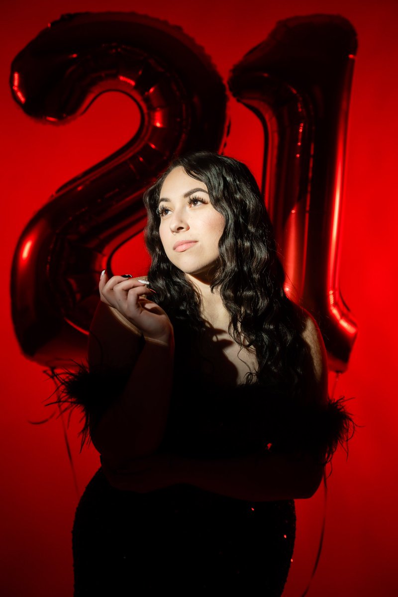 nnoelisuarezz's tweet photo. Happy 21st birthday to the Kardasian of the family 🥳🤩#AquariusSeason https://t.co/JEUsgdfnyr