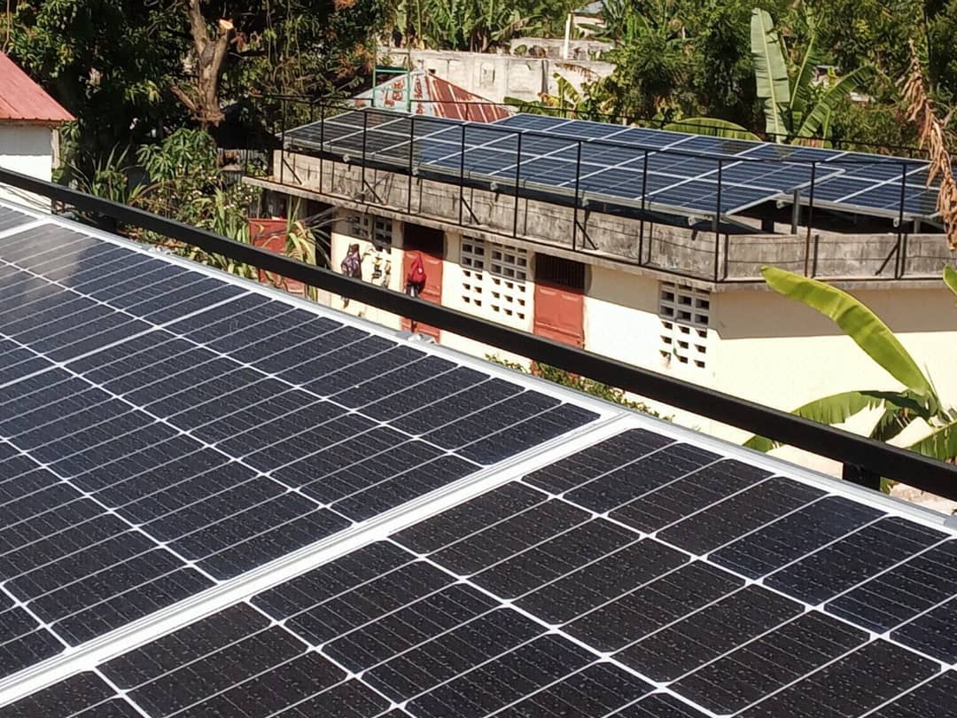 digitalkaphaiti's tweet photo. Only the best for our clients ๐
#gosolarhaiti #DigitalKap #greenenergy #solarpower #solarenergy #Haiti #caribbean #solarfuture #gogreen https://t.co/wpHjq4Q7pW