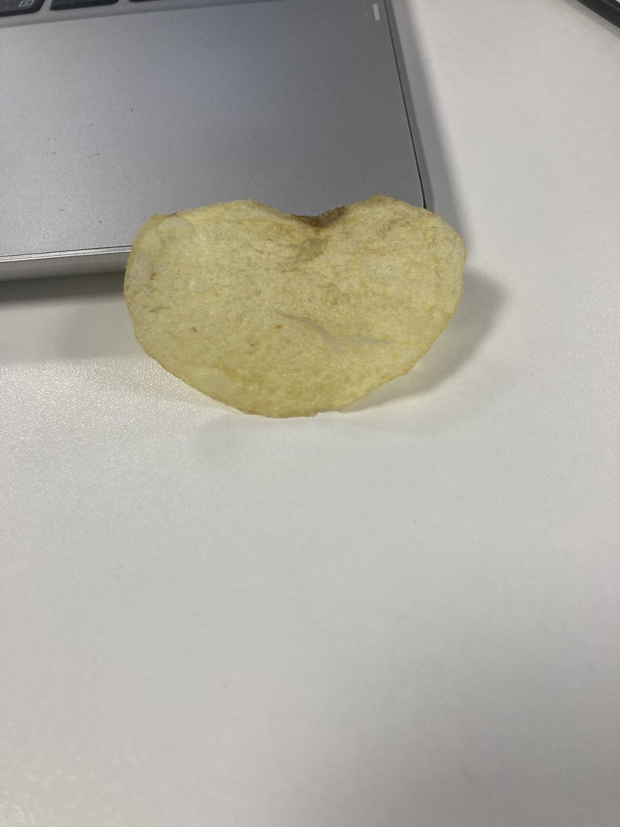 SuvernChris's tweet photo. @walkers_crisps Here’s a heart shaped crisp I just found in my grab bag. Am I a winner? 🤞🏼#lovefromwalkers https://t.co/hX9BT78yIa