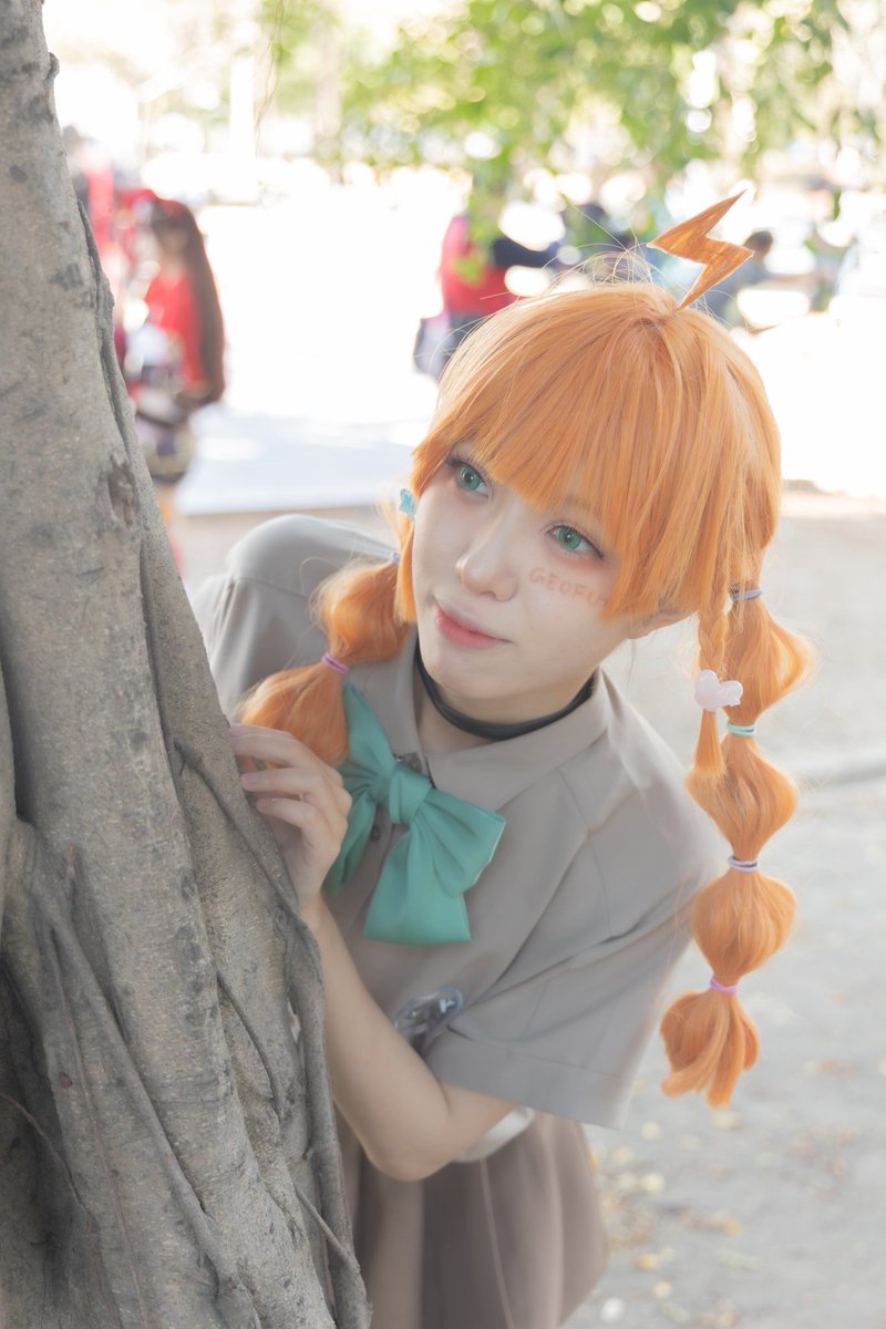 hakuyaku030's tweet photo. [Cosplay]
伐木高中的傳說：Geofu-412
📸 熊

來分享一下412學姐的成份表(?)
襯衫：GU
百褶裙：在南華夜市找到的
髮圈、領結：寶雅我的超人
校徽：截圖影印+萬能3M雙面膠

好久沒有體驗到尋找成衣的快樂了👍
此外這是我第一次場前修羅，星期三晚上才想到要出真的太刺激了XD

#Geofart https://t.co/taWq8bpno5