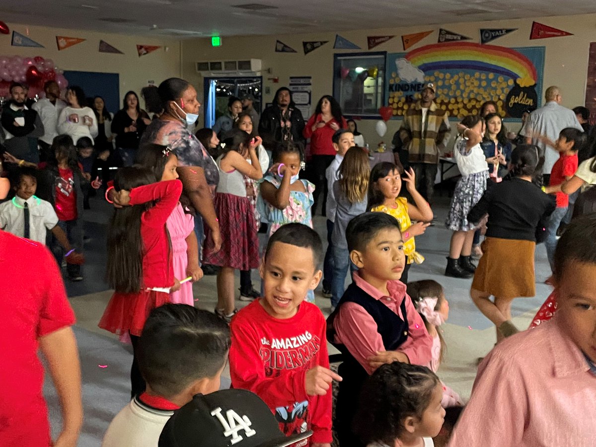 Moreno_OMSD's tweet photo. Thank you to our "sweet" PTO for organizing the Valentine Dance for our school community! https://t.co/rtWxHlP6ul