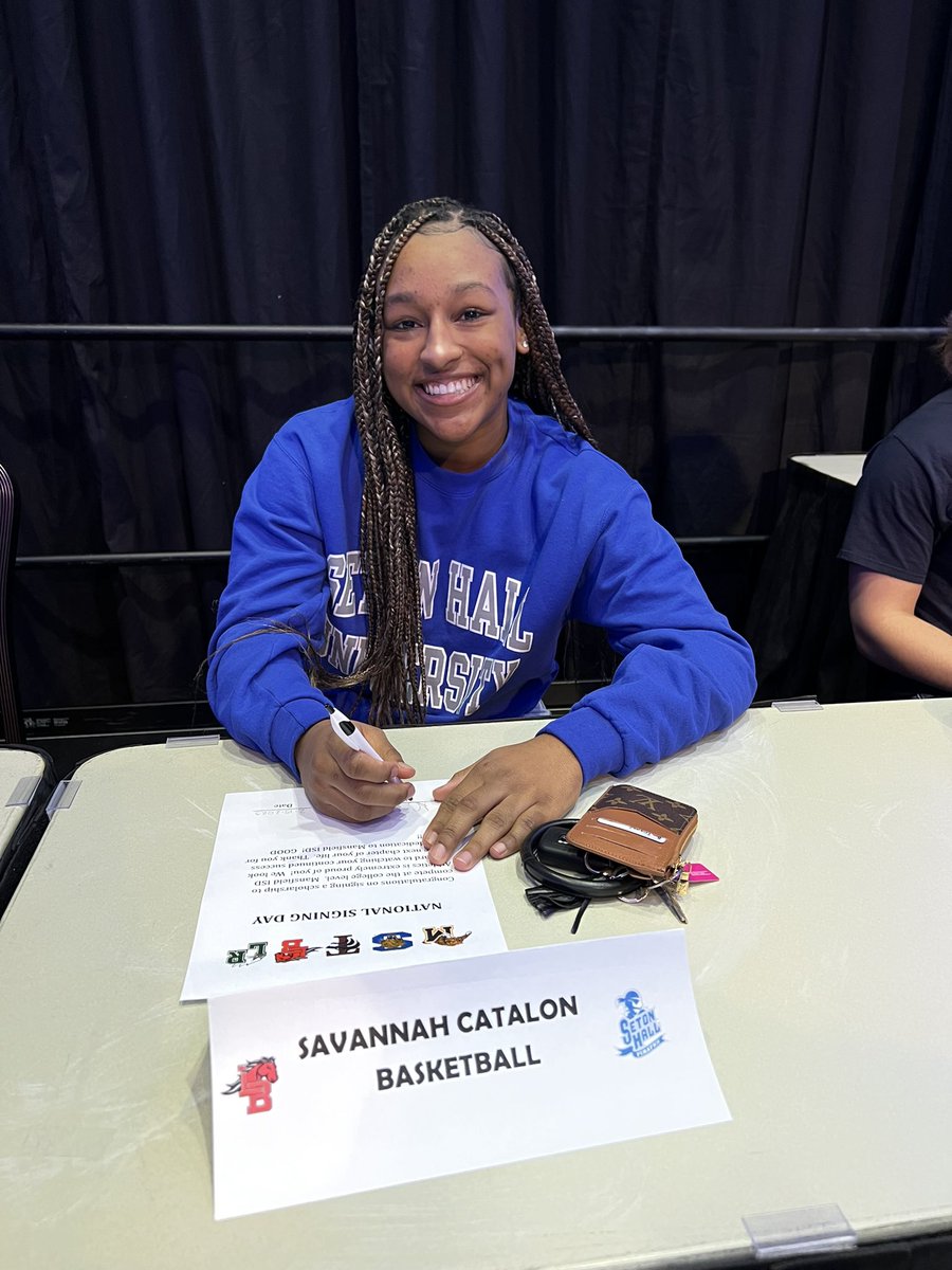 BroncogirlsBB's tweet photo. Congratulations on signing her letter of intent to Seton Hall University to further her basketball career🏀❤️ can’t wait to see her at the next level 👀👀 WE LOVE YOU @savannahcatalon @MISDathletics @SHUWBB https://t.co/FIu3wy5Akz