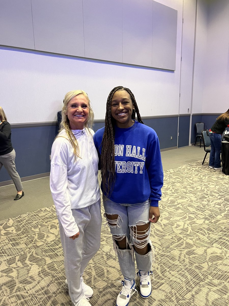 BroncogirlsBB's tweet photo. Congratulations on signing her letter of intent to Seton Hall University to further her basketball career🏀❤️ can’t wait to see her at the next level 👀👀 WE LOVE YOU @savannahcatalon @MISDathletics @SHUWBB https://t.co/FIu3wy5Akz