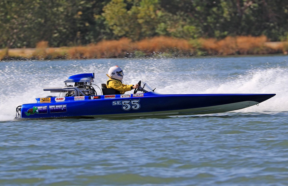 AutoMeter's tweet image. Speedboats in action representing AutoMeter Products🏁

#boat #boatlife #customboat #customboats #speedboats #boatbuilding #powerboat #performanceboats #boatrace