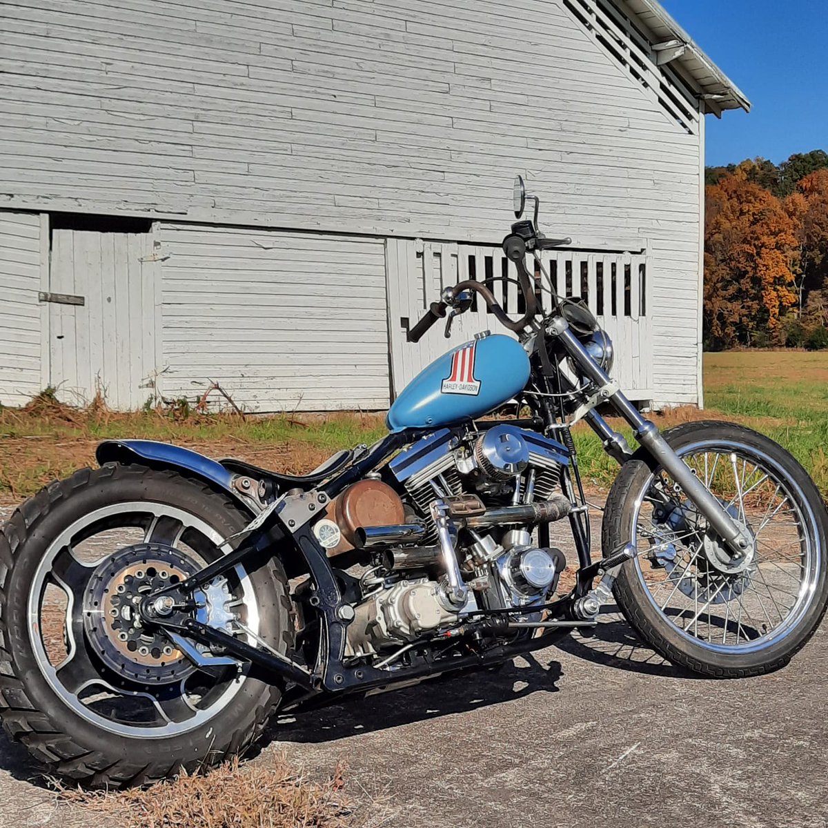 CycleSource's tweet image. Justin Smith shared this bitchin bobber for a Reader's Ride Spotlight. We dig it. #readersride #csmreadersride #harley #harleydavidson #custommotorcycle shovelhead #panhead #knucklehead #chopper #bobber #twincam #evo