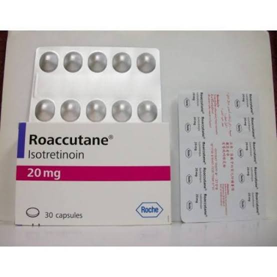 ⁉️هل حبوب الروكتان isotrentinoin المستخدم لعلاج حب الشباب تأثر على الغده الدرقية ؟ 

🔰ج: نعم قد يسبب خمول في الغدة الدرقية او  في حالات نادرة فرط في نشاط الغدة لذا يجب متابعة وظيفة الغدة واستشارة الطبيب المختص  وعادة لو وجد خلل ناتج عن الروكتان يرجع طبيعي بعد ايقافه بفتره
