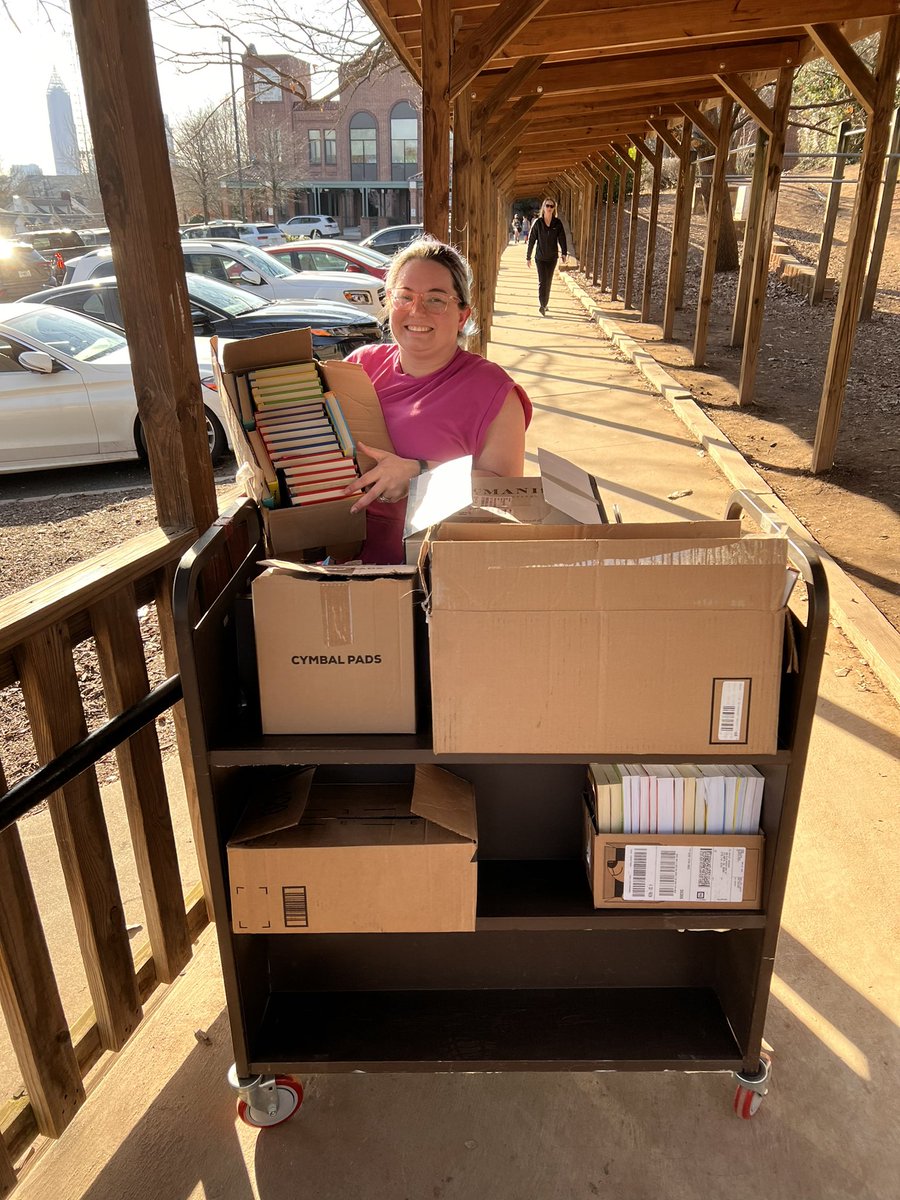 THANK YOU to our parent volunteers Shelly Land and Candice Harris and every single person who has donated to our library.

Books are being delivered to school and we couldn’t be more thrilled to report that it’s going to require more than one trip! #virginiahighlandelementary