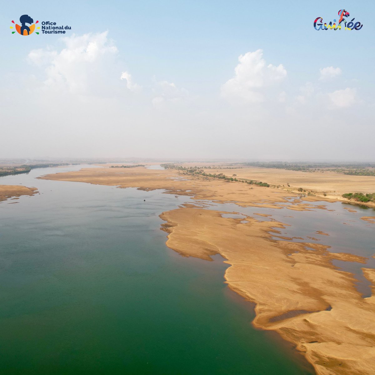ONTGuinee's tweet photo. [ La Guinée des Merveilles 🌴🏝️] 

Bienvenue dans la Préfecture de Siguiri précisément sur les rives du #FleuveNiger ou nature et scènes de vies quotidiennes vous plongent dans un univers naturel exceptionnel.

Taggue un ami de #Siguiri pour t’inviter à voir cette merveille. https://t.co/9IfM3DwwEv