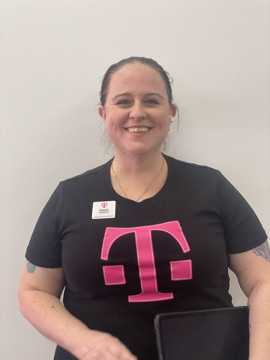 Happy 2 year Magentaversary to our ME Carol Miller! She has blossomed into a MUCH more confident and committed team member; is always encouraging her teammates, and has been in the top 20% month over month since she’s transferred in! Happy T-Day Carol!❤️💣