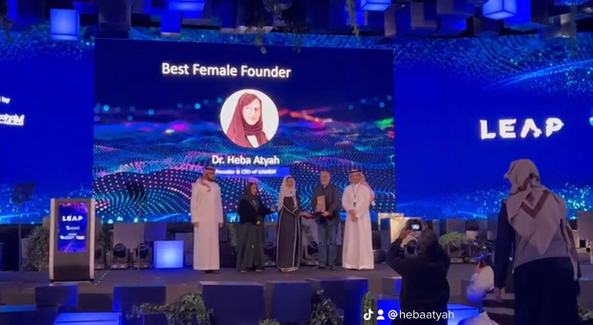DrHAtyah's tweet photo. بفضل الله حصلت على جائزة افضل رائدة اعمال لعام 2023 في #LEAP23 .. احمد الله انني في وطن يقدر الجهد ويحفزنا على بذل المزيد لنكون الافضل في مجال التقنية في العالم ودام عزك يا وطن.  

شكرا لفريقي الرائع في @Gameit_ai 
شكرا لفريق تمكين المراة في @McitGovSa #LEAP23 على هذا التكريم https://t.co/TK02uhm4eT