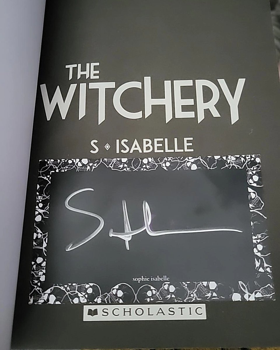 Thank you @YAundermyskin for the @sisabellewrites signed bookplate 🖤