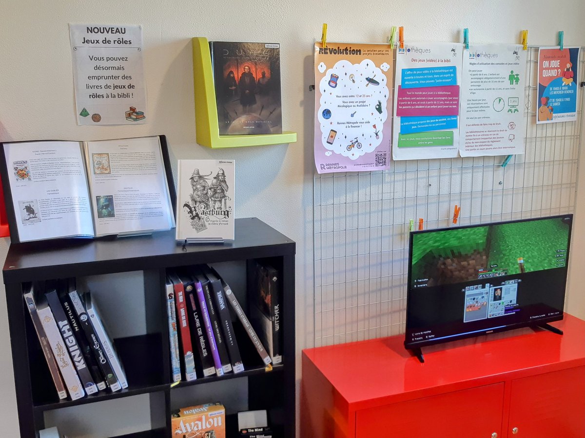 SeleneTonon's tweet photo. Désormais dans les Bibliothèques de Rennes, on peut aussi emprunter des jeux de rôle !

Un fond est réuni dans la bibli Bourg L'Evesque et est disponible depuis n'importe laquelle des biblis du réseau. La collection est consultable à côté de la console de jeux en accès libre. :) https://t.co/KblKQ3W955