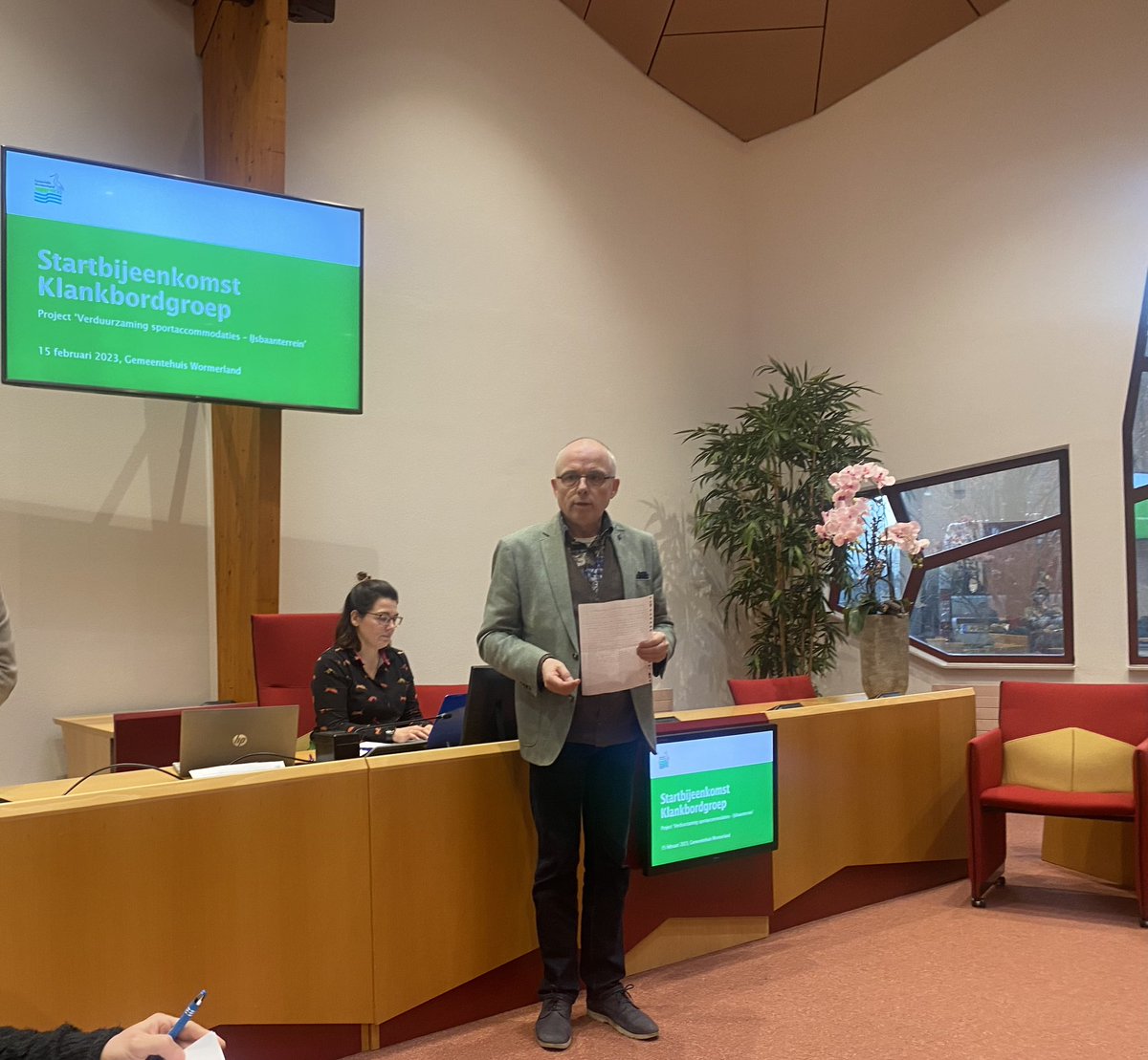 rob_in_wormer's tweet photo. Ik ben aanwezig bij de startbijeenkomst #klankbordgroep Verduurzaming Sportaccomodaties en IJsbaanterrein. 19 kandidaten voor deze groep aanwezig. Wethouder Schalkwijk opent. https://t.co/WGbK6qlPQb