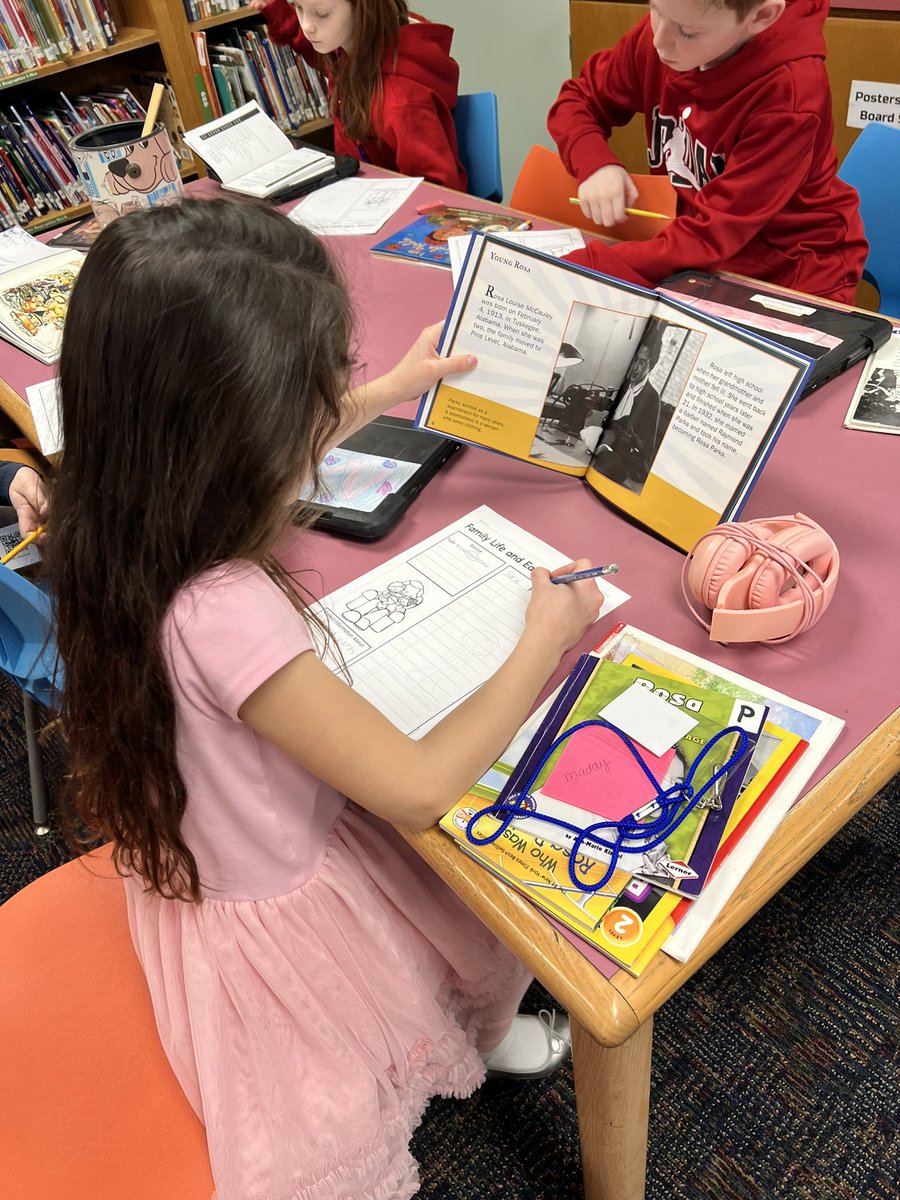 Our 3rd grade researchers are working so hard this week! Awesome job 🤩