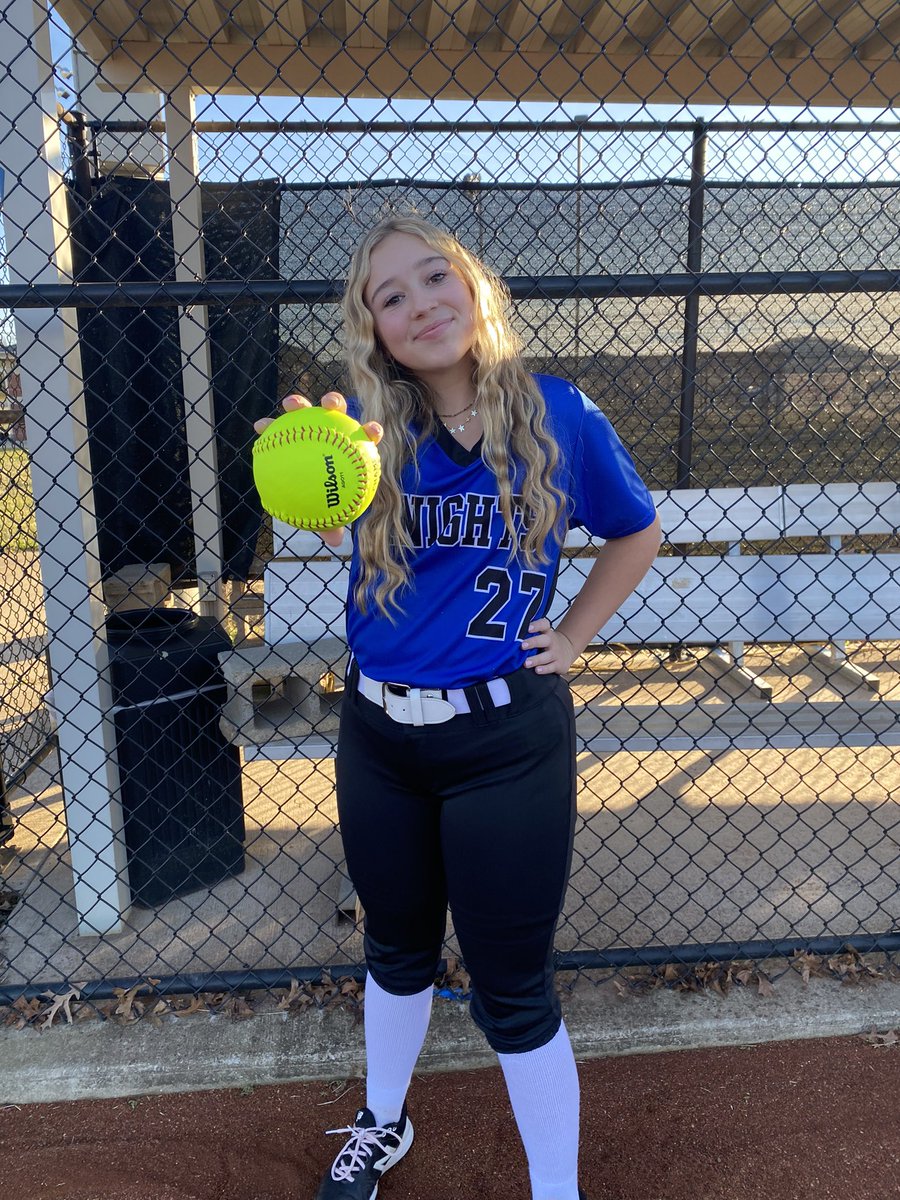 wcsnhssoftball's tweet photo. Avery, freshman infielder, wants you to know there’s only 27 days until our first game! #StrongerTogether #uKNIGHTed https://t.co/Kss3KXmCfS