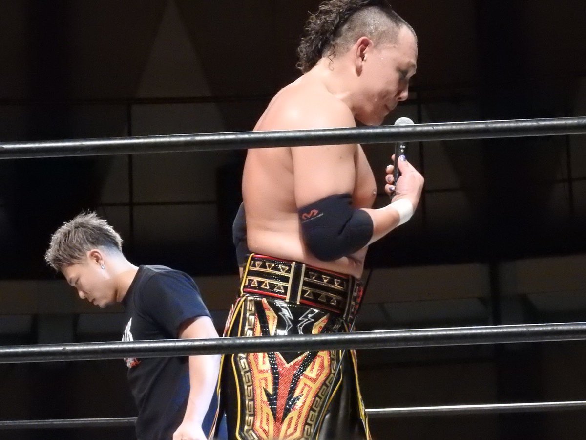 aoioku8's tweet image. 2023.2.12(土) GLEAT アゼリア大正。石田凱土選手とKAZMA SAKAMOTO選手。交わらない視線。決戦は3.21。#GLATE #BULKORCHESTRA #BGI