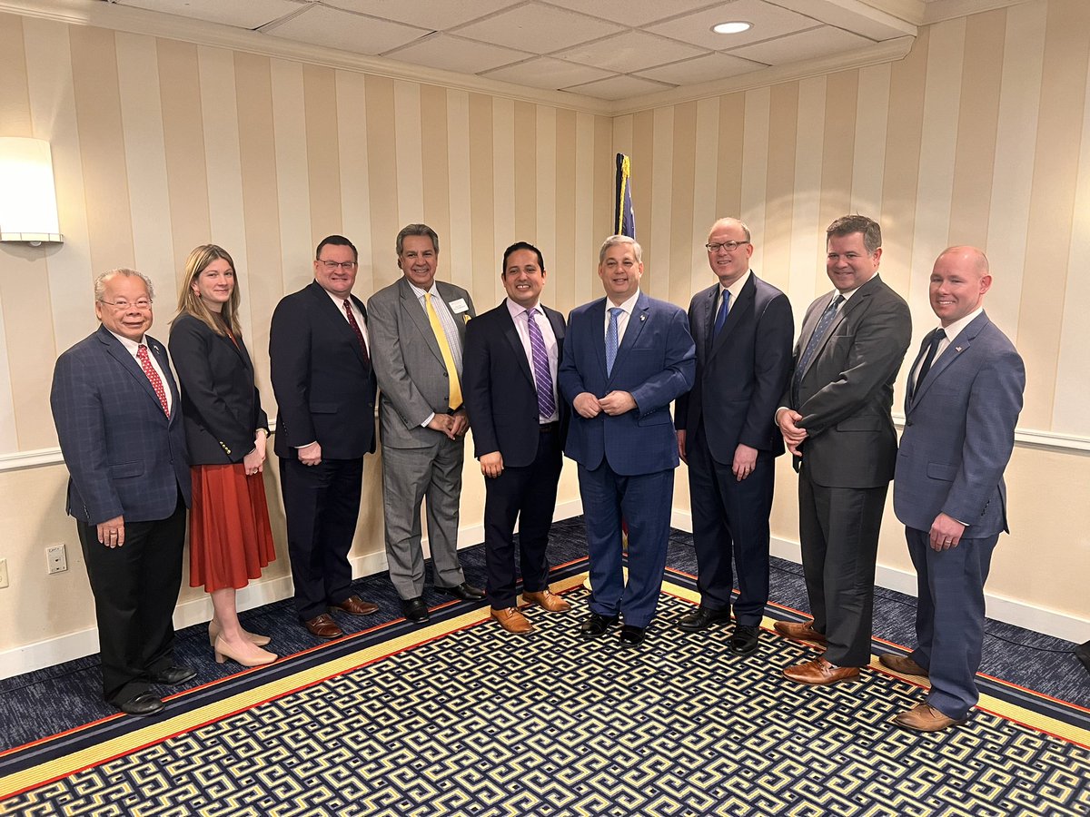 Great legislative breakfast! Thank you <a href="/RepBradJones/">Representative Brad Jones</a>, <a href="/richhaggerty/">State Rep. Rich Haggerty</a> and <a href="/SenJasonLewis/">Jason Lewis</a> for all the work you do for Reading!