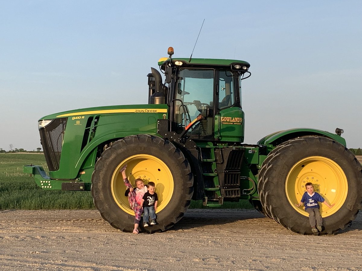 Agproud's tweet photo. Happy Ag Day in Canada! I’m taking time to celebrate hard-working farmers and industry partners today. I am proud to be part of this dynamic industry! Forks up for Canadian Ag! #CdnAgDay https://t.co/J9x782HasM