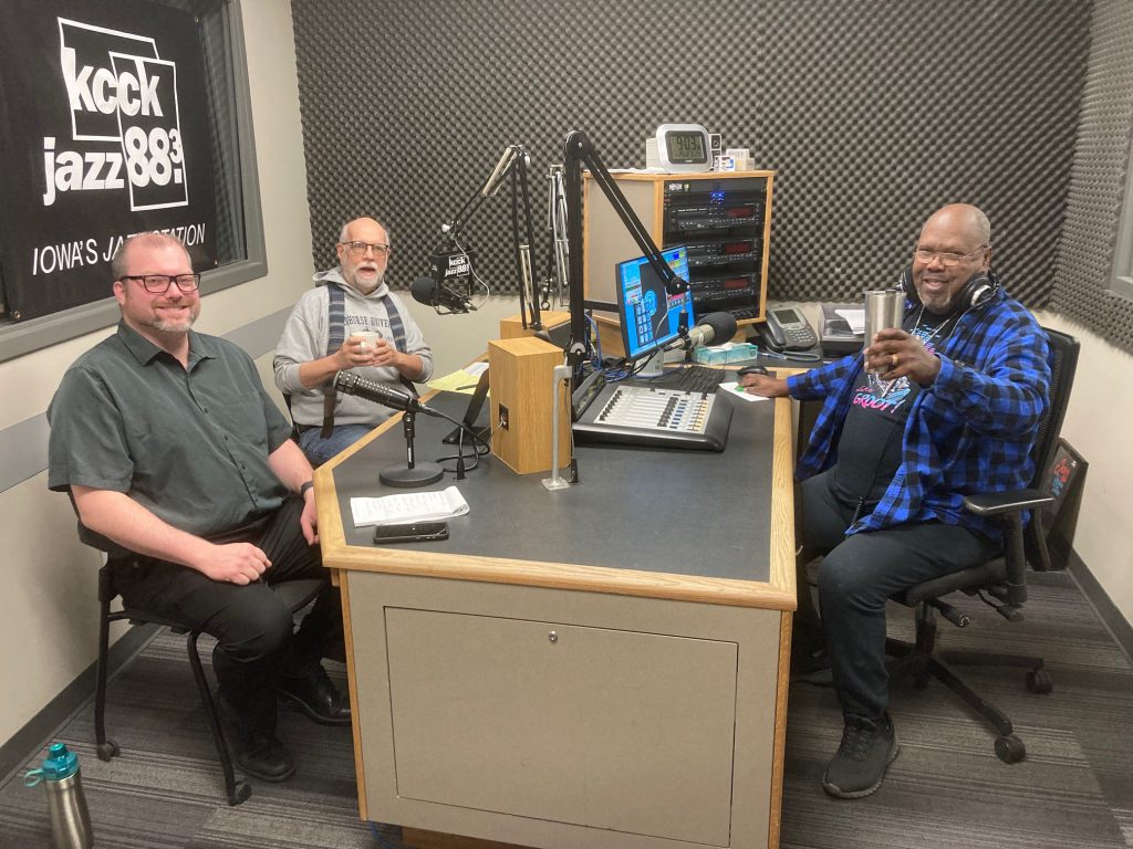 Talking Pictures 2-15-23 - The Last of Us (HBO Series) and Empire of Light (2022) with Hollis Monroe, Phil Brown and Scott Chrisman. ow.ly/16QK50MT3On