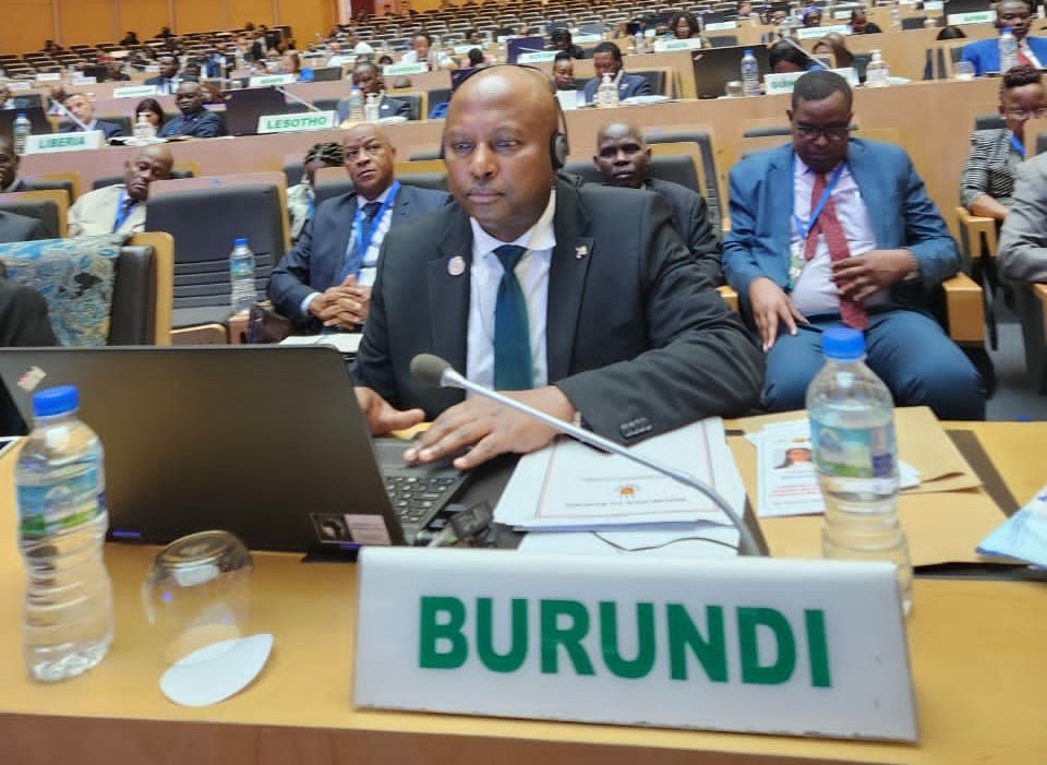 Le Ministre <a href="/MAEBurundi/">MAEIRCD</a> S.E Amb. <a href="/AShingiro/">Amb. Albert SHINGIRO</a> participe à la 42ème session ordinaire du Conseil exécutif de l'union africaine du 15 au 16 février 2023,en prélude au 36ème Sommet des chefs d’Etat &amp; de gouvernement de l'Union africaine <a href="/_AfricanUnion/">African Union</a> prévu les 18 et 19 février 2023.