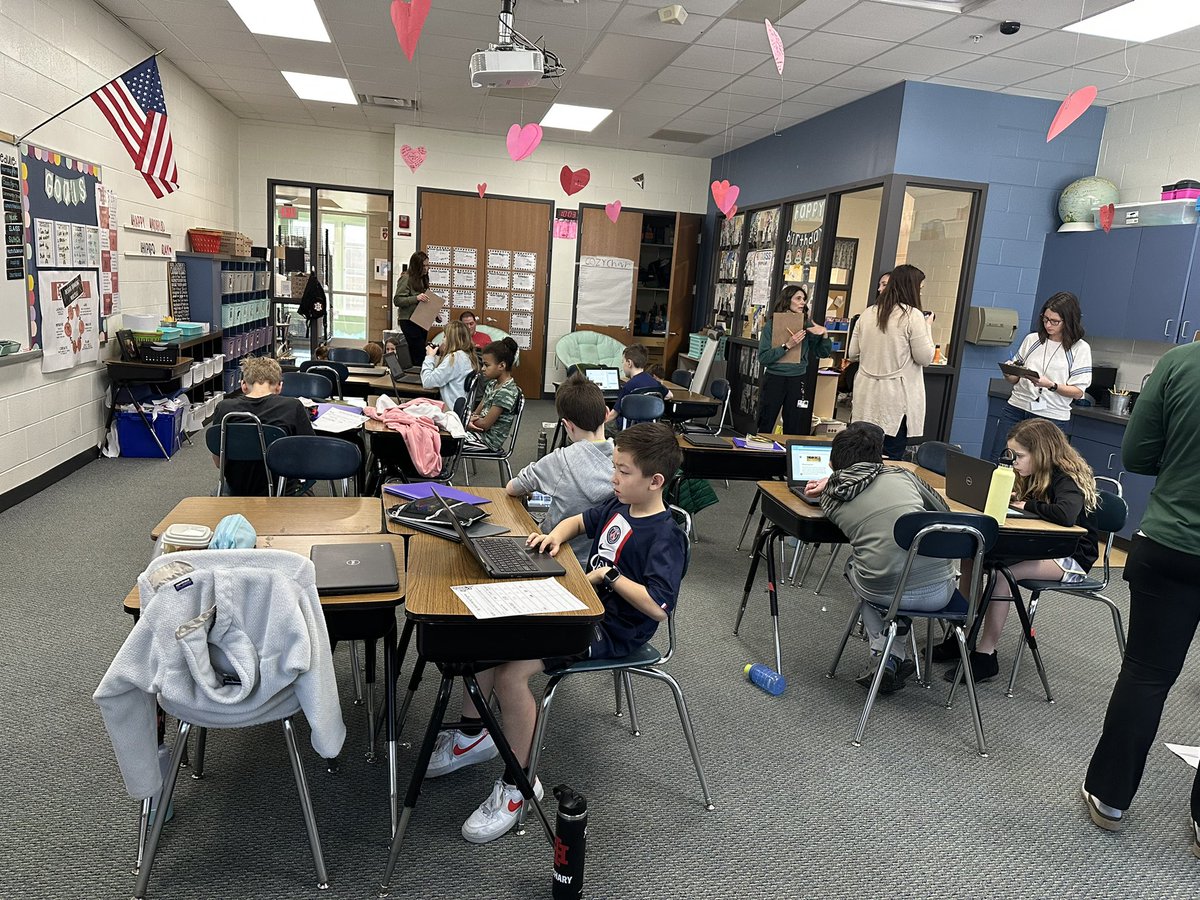 DrKimGiven's tweet photo. ❤️ that @IHSchools invests in #ProfessionalLearning & #collaboration through #LabClassrooms & #LearningWalks - educators see their peers in action. Time to discuss before & after encourages #DesignThinking mindset when reimagining learning experiences. @IHElementary https://t.co/k8AH7HU5LT