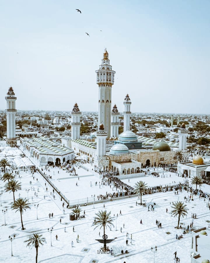 Me_Bamba_Ndiaye's tweet image. #Touba si tu es #Mouride depose ton #@ like &amp;amp; share Mame #Fallou protege