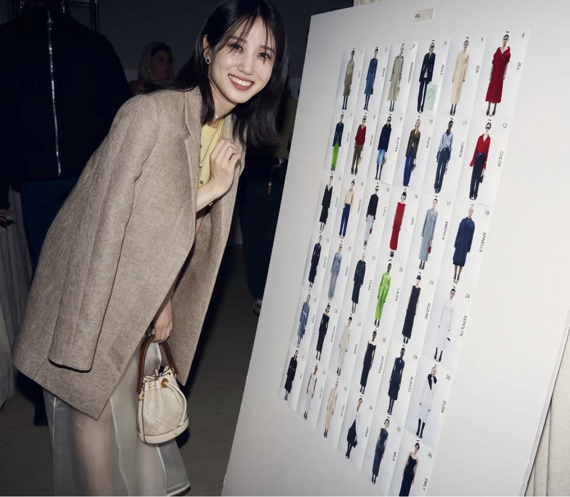eunbin_bingo1's tweet photo. ๐ ๐ฐ๐๐๐ฐ๐๐ ๐ฐ๐๐๐ฐ๐๐
2023.2.14๐
ใใToryBurch NY๐ฝFW
๐๐ฐ๐๐ ๐ฐ๐๐๐ฐ๐๐ ๐ฐ๐๐
#ใใฏใฆใณใใณ #parkeunbin #๋ฐ์๋น #ๆดๆฉๆ #ToryBurch #BINGO #ToryBurch
#ToryBurchFW23 #newyorkfashionweek #NYFW
#newyorkcollection https://t.co/tQWpi5M6XY